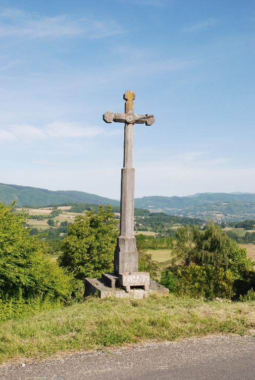 Croix monumentale (croix de mission), dite la Croix Blanche