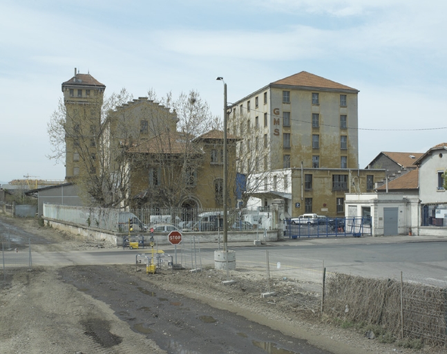 Minoterie dite la Société des Grands Moulins Electriques de Villeurbanne puis les Grands Moulins de Strasbourg GMS actuellement Pôle Pixel studios de tournage