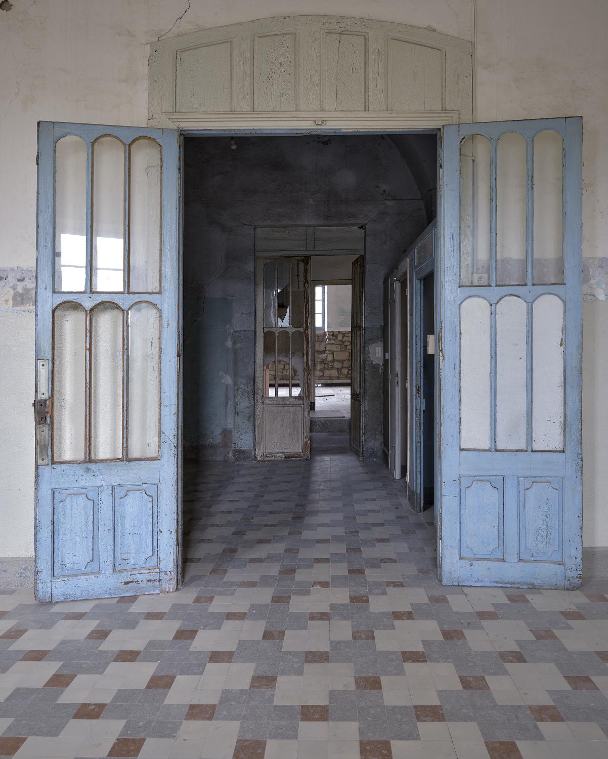 Château, puis palais de justice et prison, puis hôpital, actuellement château de Largentière