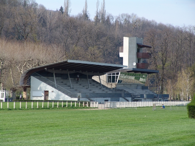 Édifices sportifs : tribunes