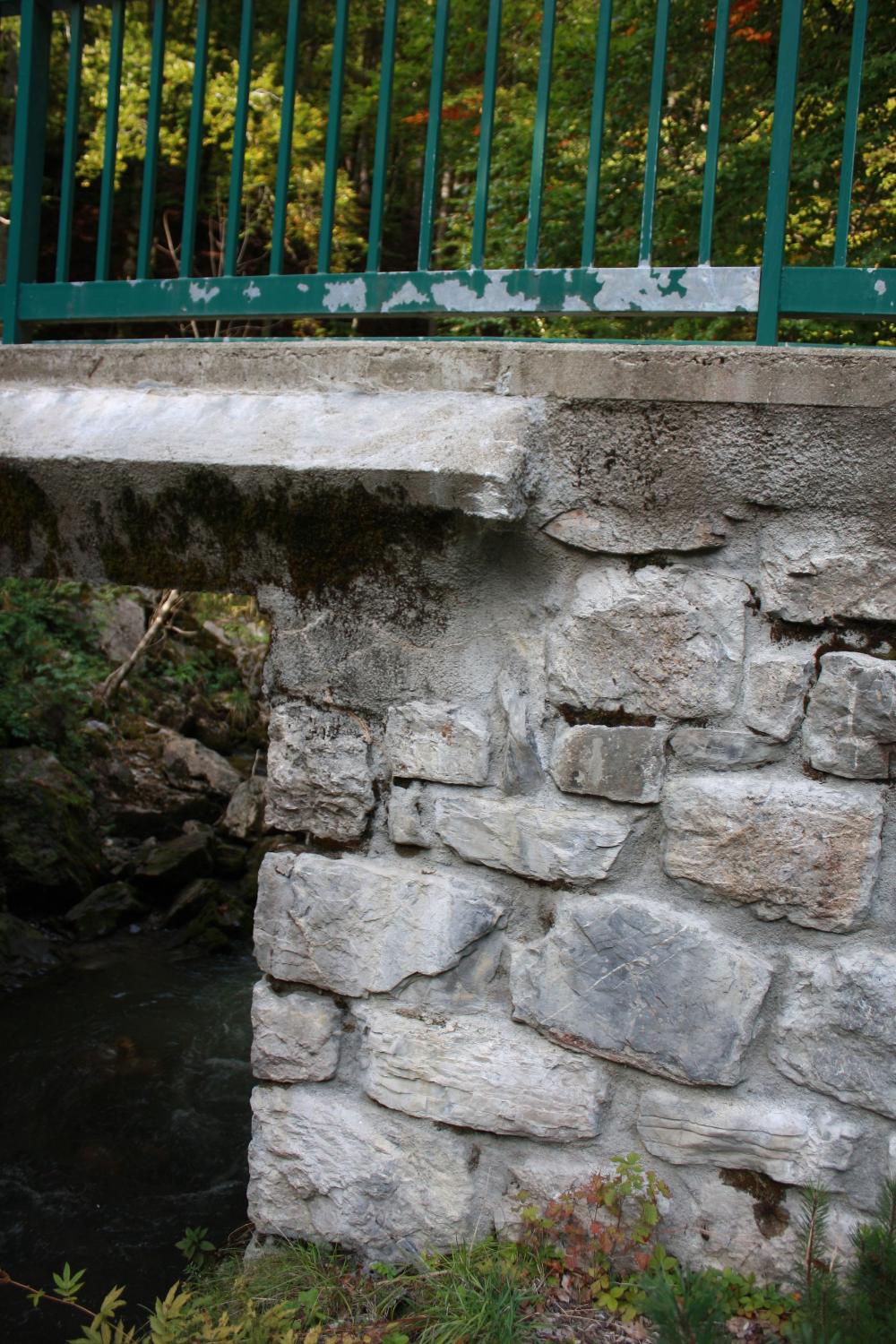 Pont du bout du lac de Montriond