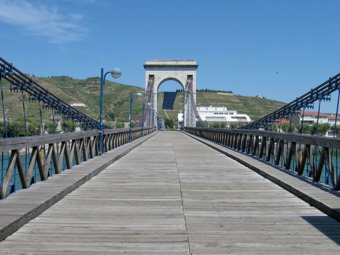 Pont routier, actuellement passerelle Marc Seguin