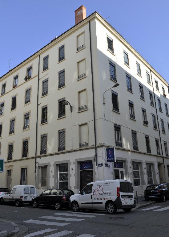 Ensemble de deux immeubles de logement économique "Mangini"