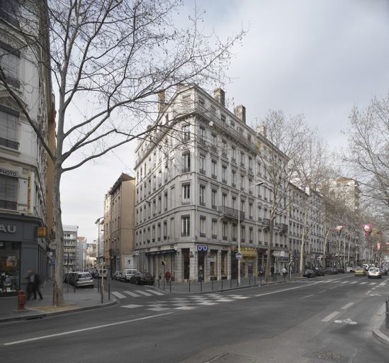 Avenue : cours de Brosses, actuellement cours Gambetta