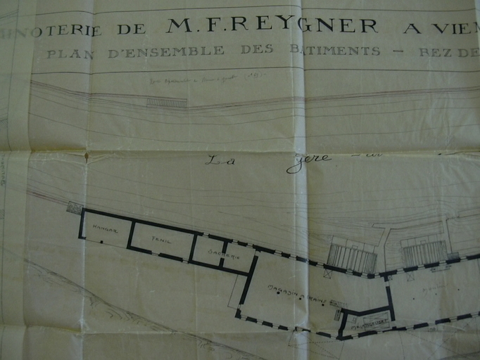 Usine d'ouate et coton puis Minoterie REYGNIER puis Champignonnière actuellement logements sociaux