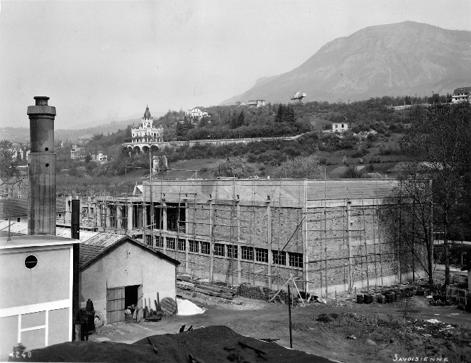 Usine de construction électrique, La Savoisienne, puis Alsthom-Savoisienne, puis Alsthom-Atlantique, puis Alsthom, puis GEC-Alsthom, puis Alstom, actuellement AREVA T et D Aix-les-Bains