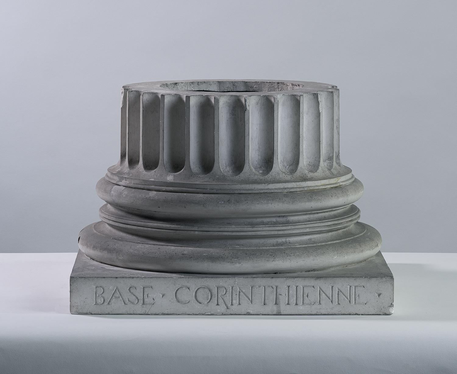 Base d'ordre corinthien du temple de Castor et Pollux
