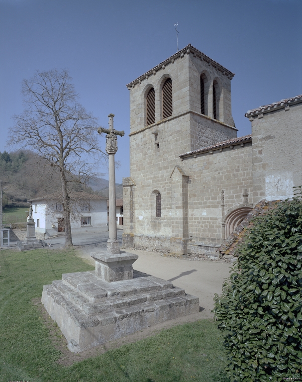 Croix de cimetière, actuellement croix monumentale