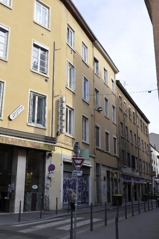 Immeuble-atelier, actuellement immeuble à logements