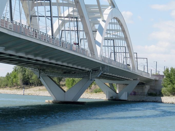 Pont ferroviaire (ligne TGV) dit viaduc de La Garde-Adhémar