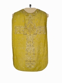 ornement doré : chasuble
