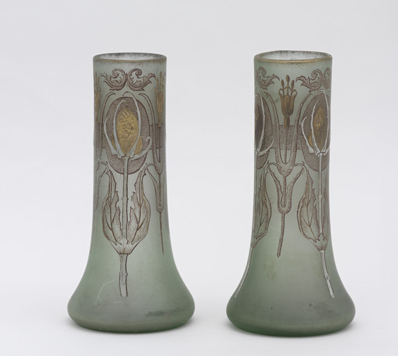 Paire de vases décoratifs (N° 1)
