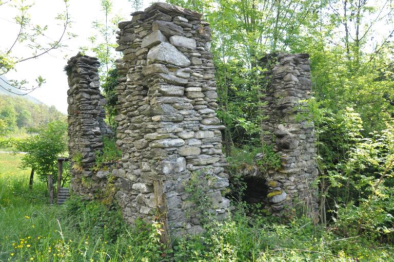 Battoir à chanvre Darbo puis battoir et moulin à farine Collomb puis Cathelin actuellement vestiges