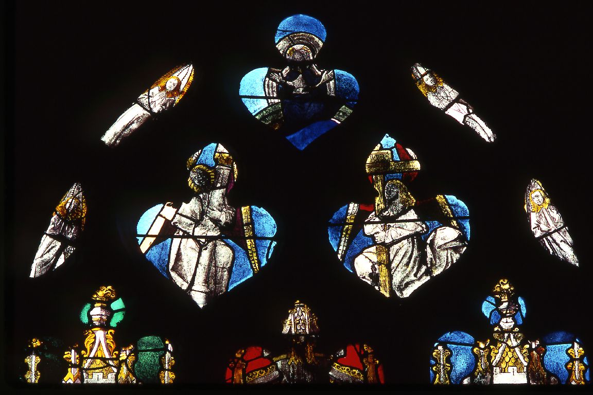 Verrière : saints patrons, Christ souffrant (baie 8), verrière à personnages
