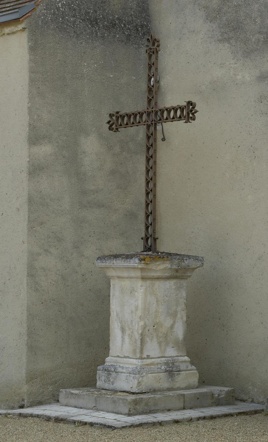 Les croix monumentales de la commune de Château-sur-Allier