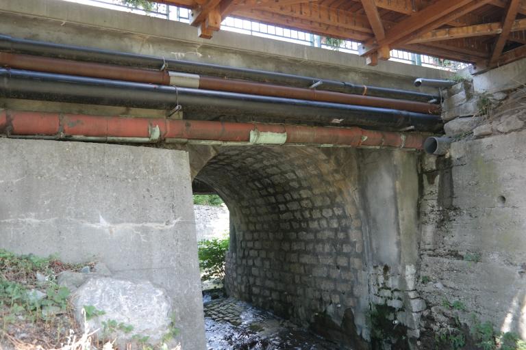 Pont du Nant de la Ville avec passerelle couverte dite "Passage du poyé de la Ville"