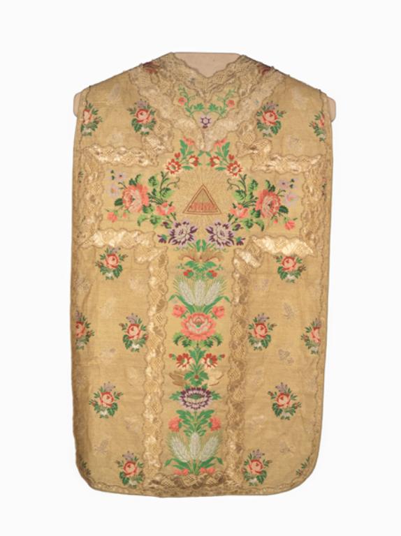 chasuble, étole, manipule : ornement doré