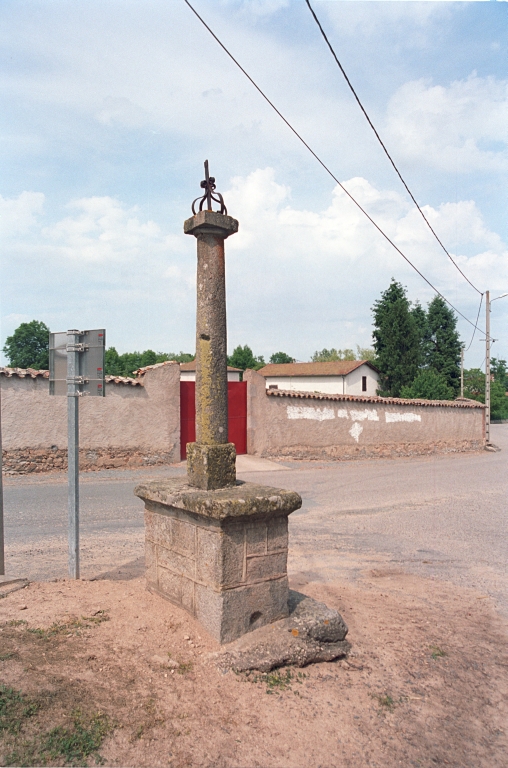 Les croix monumentales du canton de Boën et de la commune de Sail-sous-Couzan