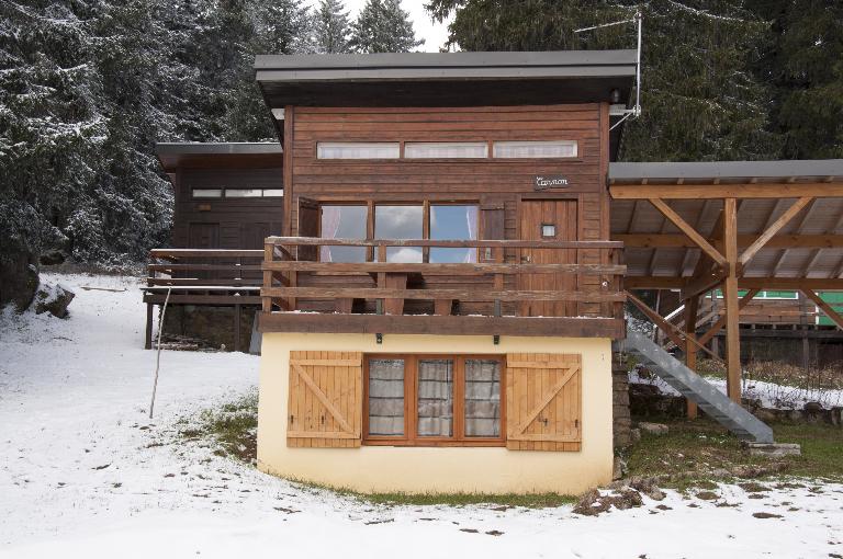 Ensemble de 5 maisons (chalets), dits chalets greniers