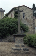 Croix de chemin de l'ensemble agricole