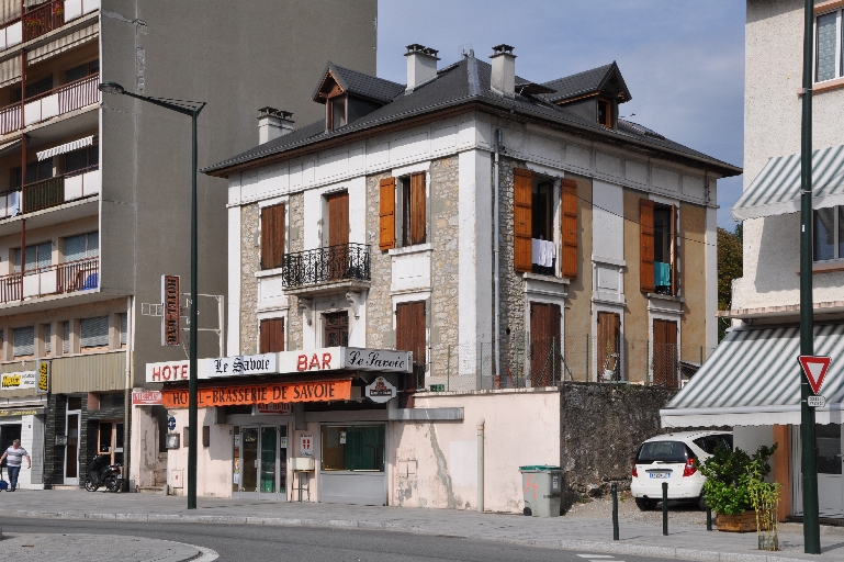 Maison, puis maison et café-restaurant, puis, hôtel de voyageurs, dit Brasserie de Savoie