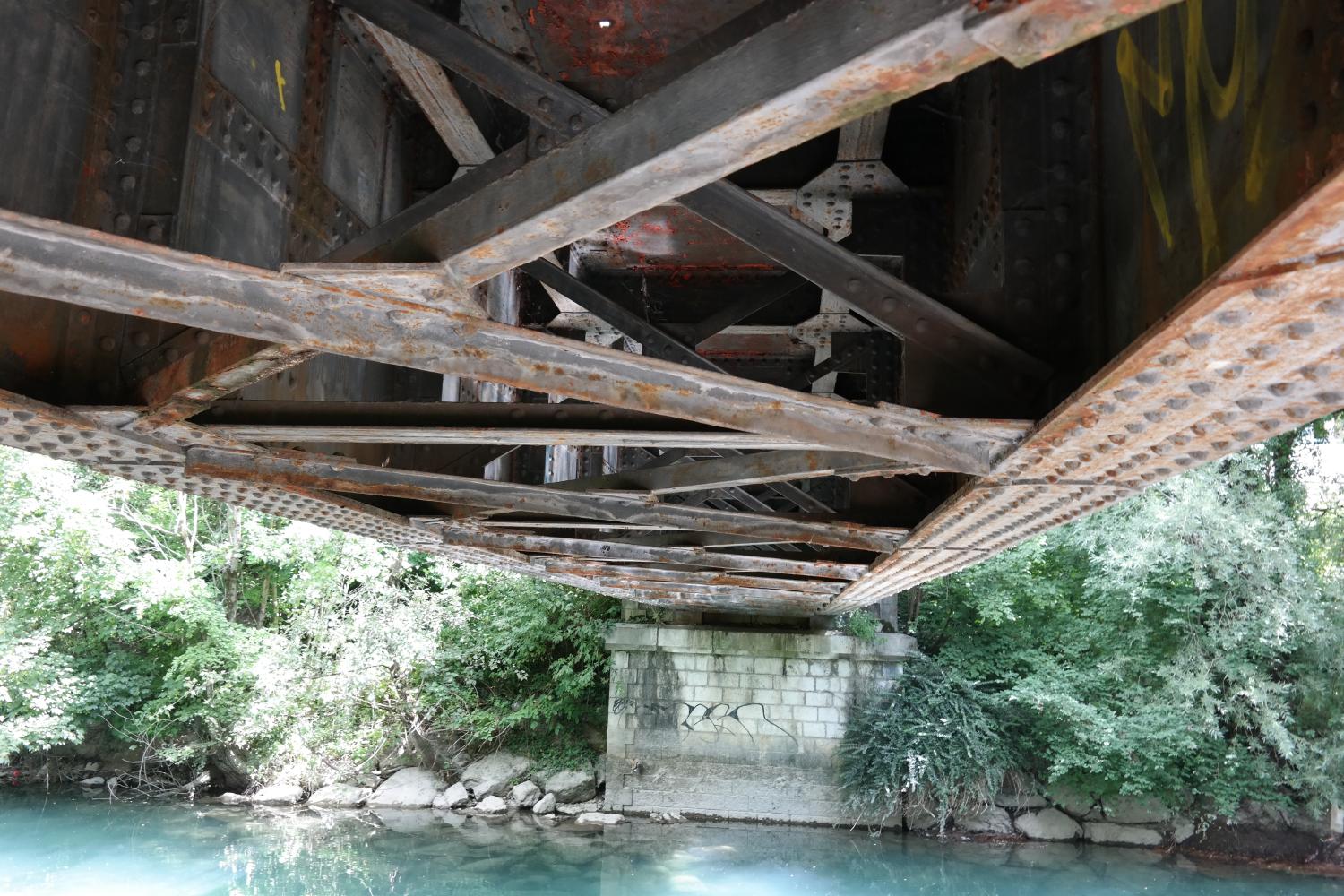 Ancien pont ferroviaire de Cran