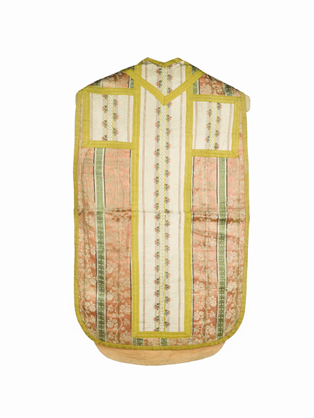 chasuble, étole, manipule : ornement rose