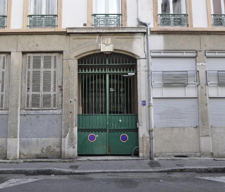 Immeuble, atelier de menuisier