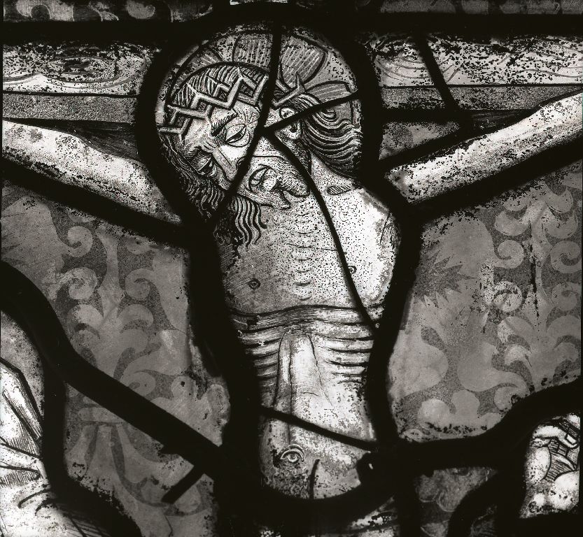 Verrière : calvaire, saint Pierre, saint Paul, armoiries (baie 5), verrière figurée