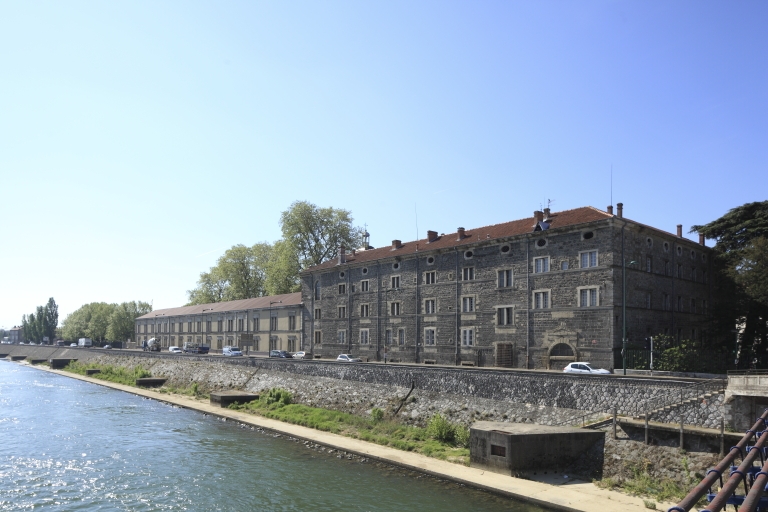 Collège de Tournon, puis école royale militaire, école centrale, collège communal, collège royal, lycée impérial, lycée de garçons, actuellement lycée Gabriel-Faure