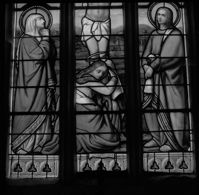 Ensemble de 3 verrières à personnages et verrière figurée (baies n°0, 1, 2) : le Calvaire, saint Paul, saint François de Sales, saint Louis, saint Pierre