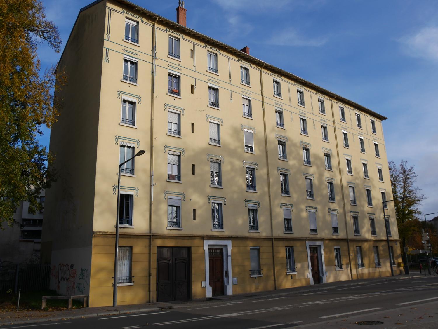 Immeuble dit "trois maisons à loyer" logements de la fondation Gillet quai Serin