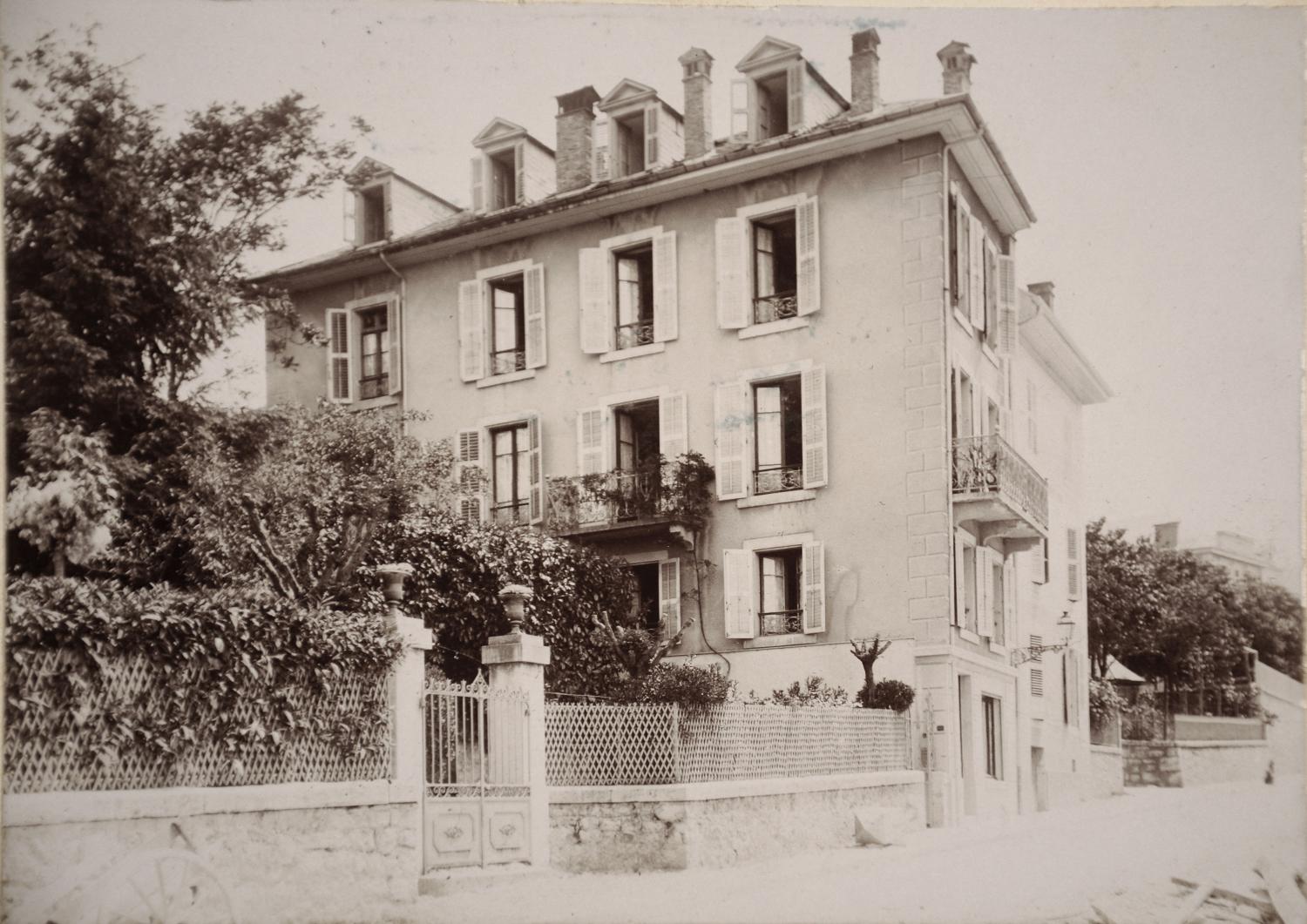 Ensemble de deux maisons, dite Propriété Girard, actuellement immeuble et maison