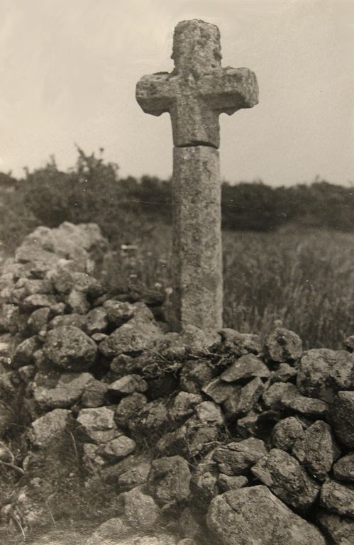 Croix de chemin dite Croix du Montel ou Croix noire