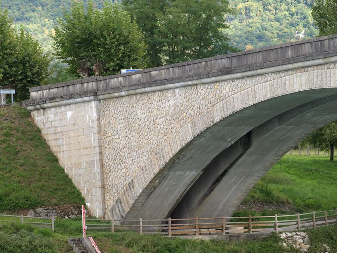 Pont routier d'Evieu