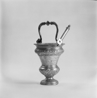 seau à eau bénite, goupillon (aspersoir), style néo-Renaissance