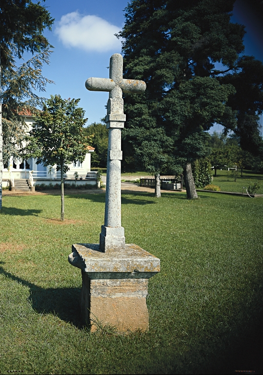 Croix monumentale dite Croix du Care