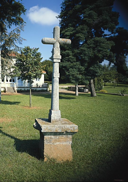 Croix monumentale dite Croix du Care