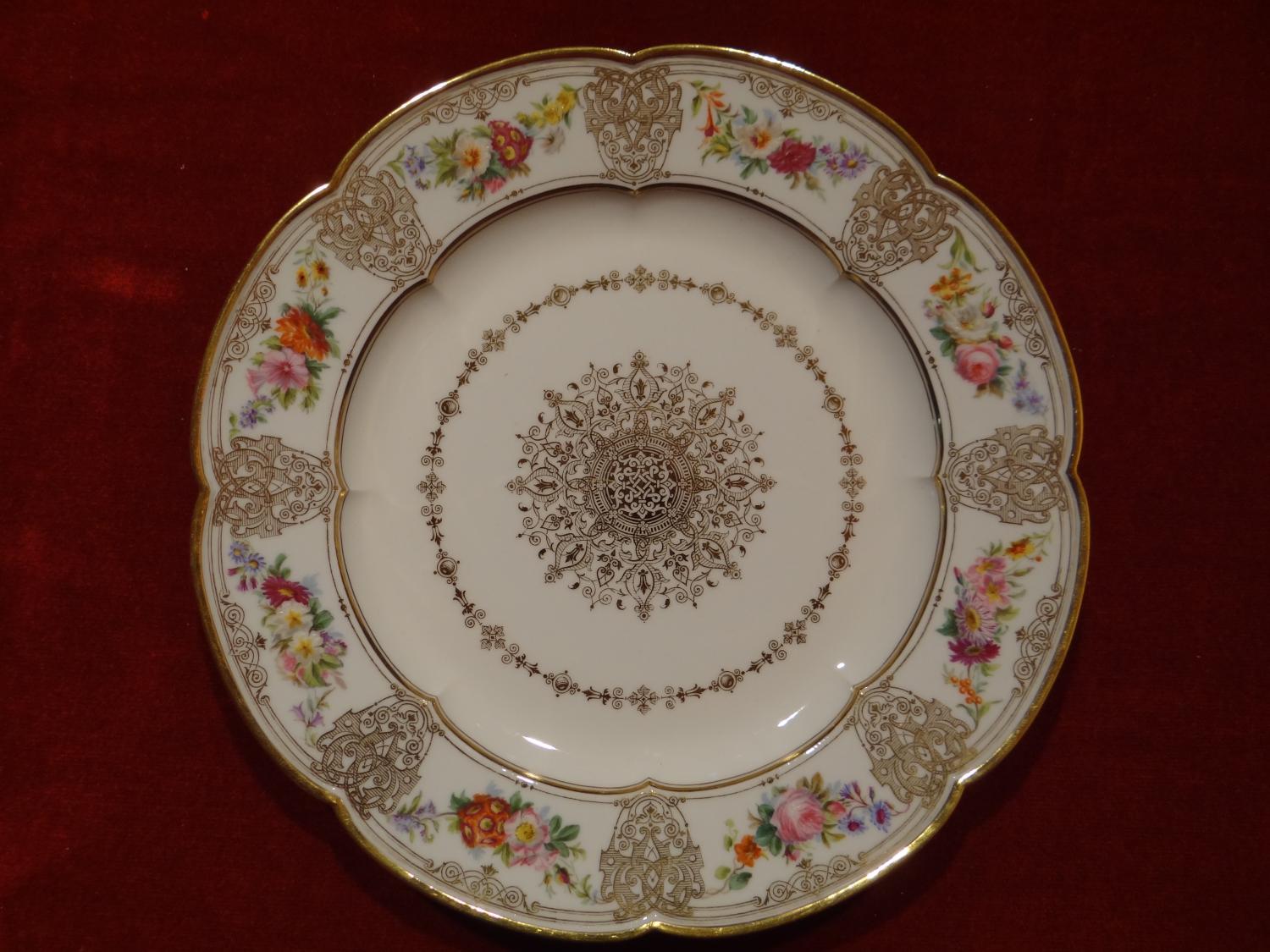 service d'apparat du pavillon de Breteuil : assiette plate dite Peyre n°2