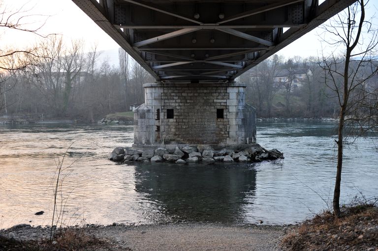 Pont routier de Pougny, ou pont routier de Chancy