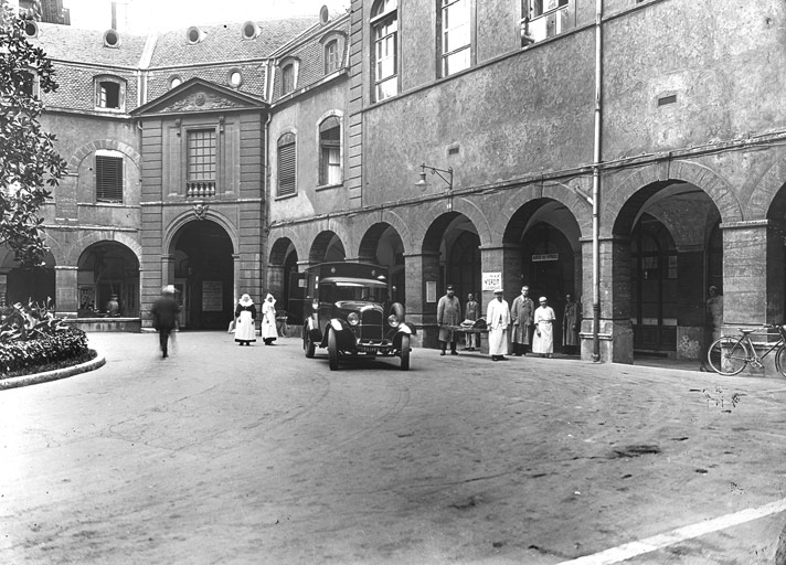 Hôtel-Dieu dit hôpital du Pont du Rhône puis hôtel-Dieu de Notre-Dame de Pitié du Pont du Rhône, Hôpital général, Grand Hôtel-Dieu