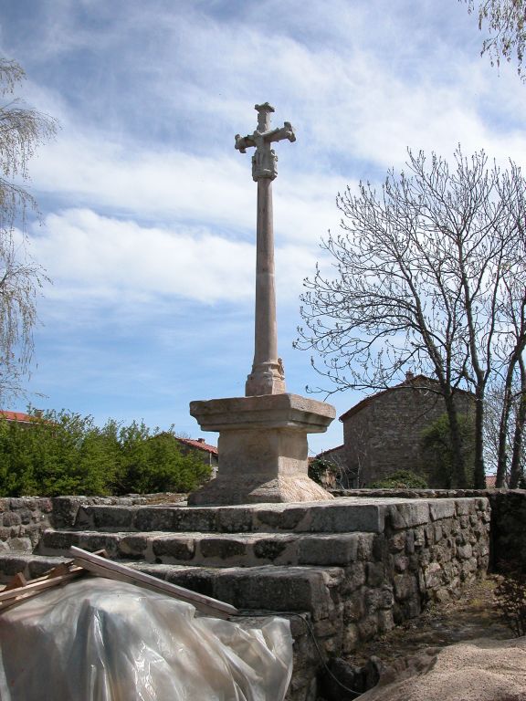 Croix de cimetière actuellement croix de chemin