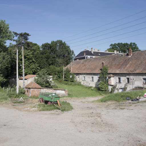 Communs du château de Magneux-Haute-Rive