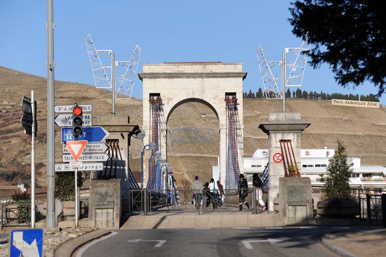 Pont routier, actuellement passerelle Marc Seguin