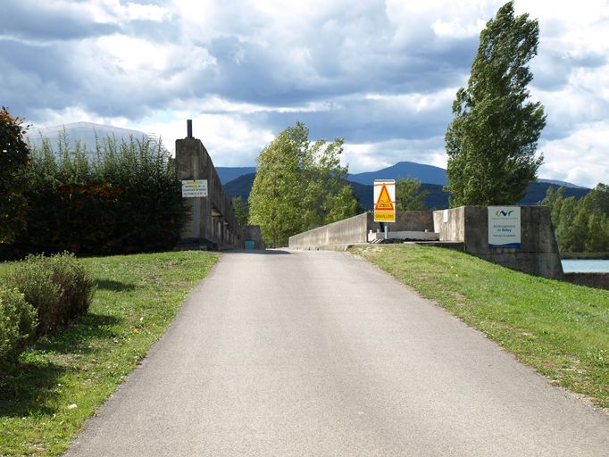 Barrage de retenue de Lavours, pont, passerelle