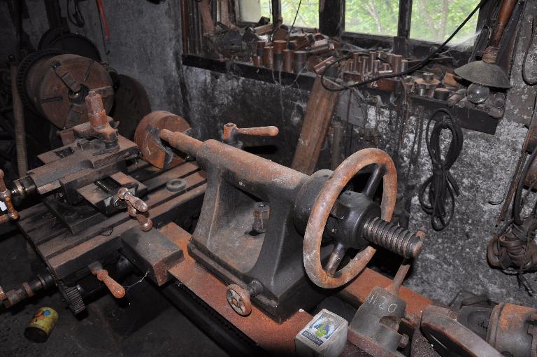 Moulin à farine du marquis de Lescheraines puis atelier mécanique des frères Petit dits Lagarit actuellement atelier de forgeron