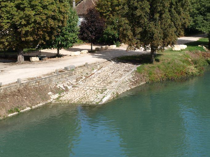 Bac, puis bac à traille du Port de Groslée (vestiges)