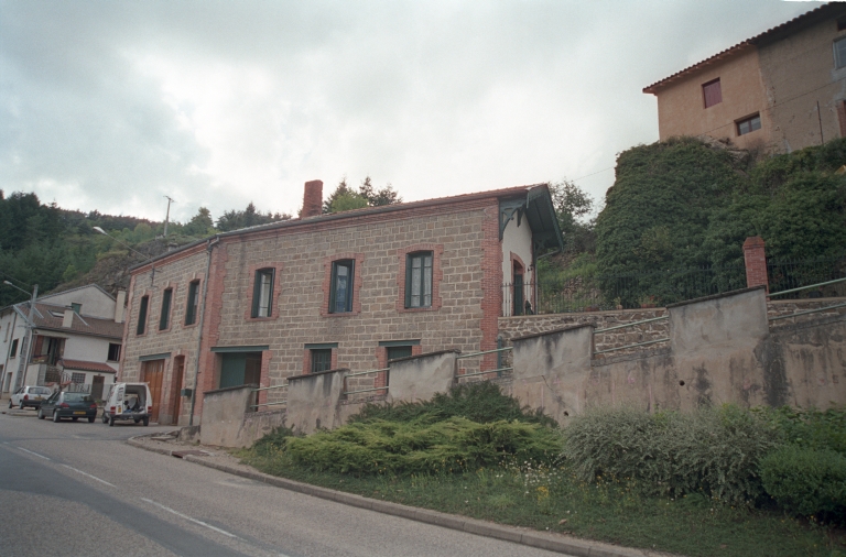 Maison de contremaître d'une société d'exploitation des eaux minérales de Couzan