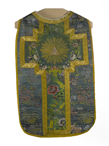 ornement vert n°1 : chasuble, étole, voile de calice