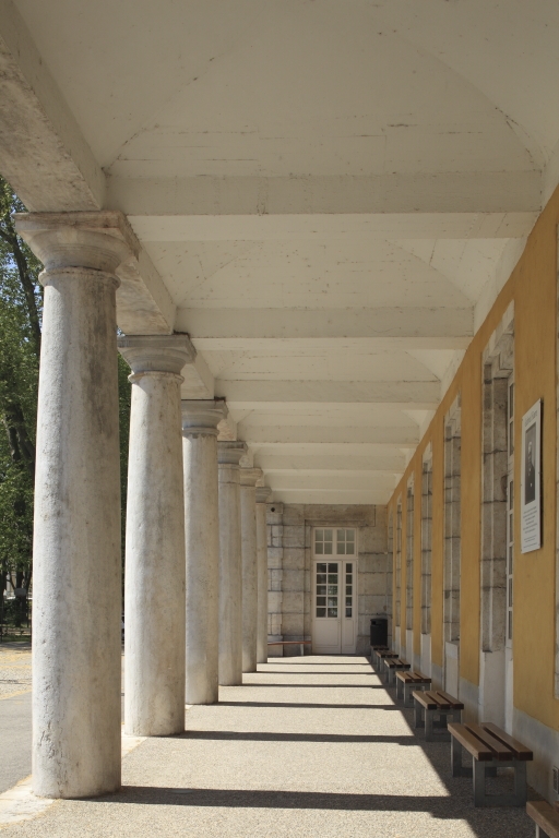 Collège de Tournon, puis école royale militaire, école centrale, collège communal, collège royal, lycée impérial, lycée de garçons, actuellement lycée Gabriel-Faure